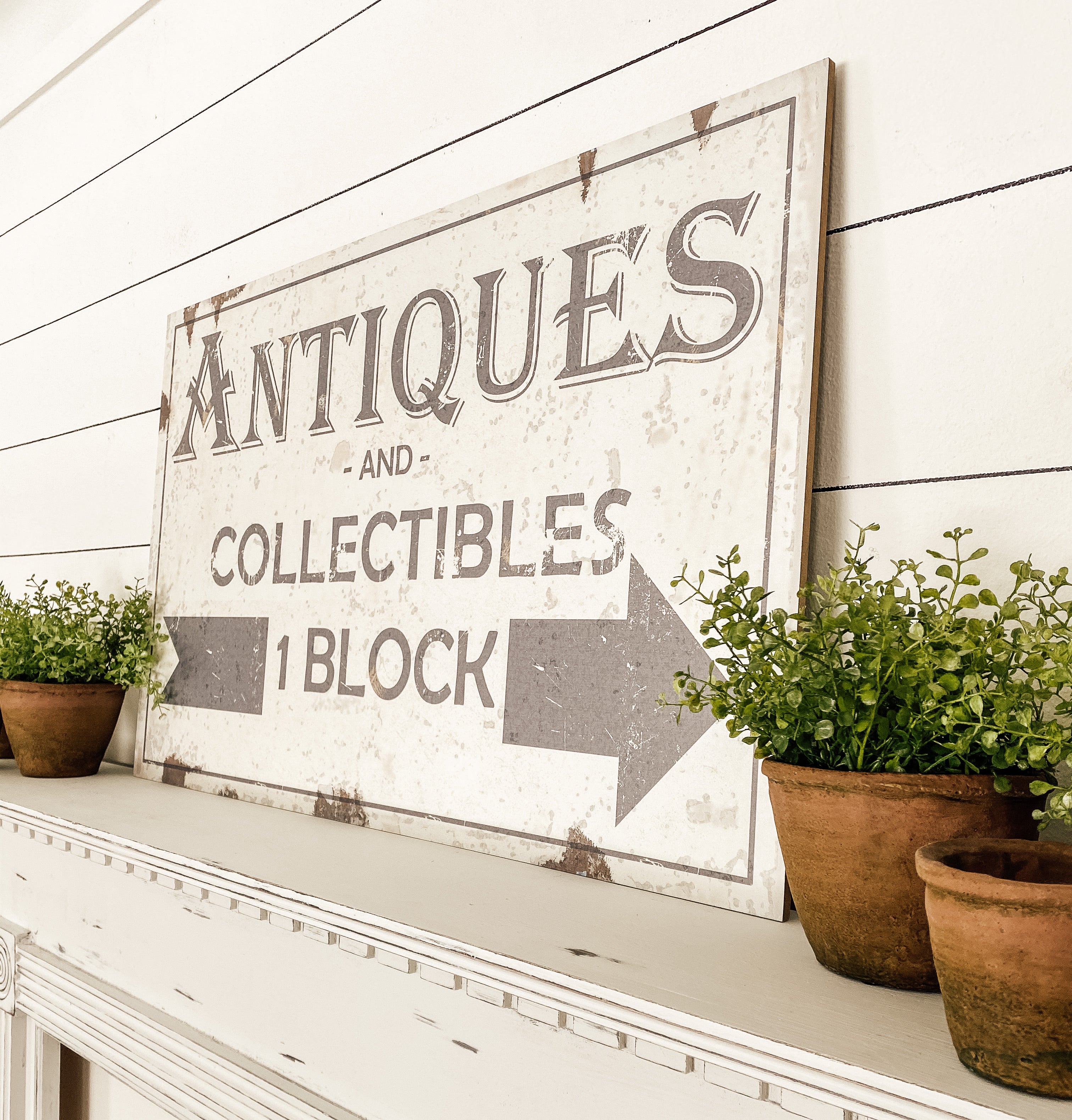 Antiques and Collectibles Sign