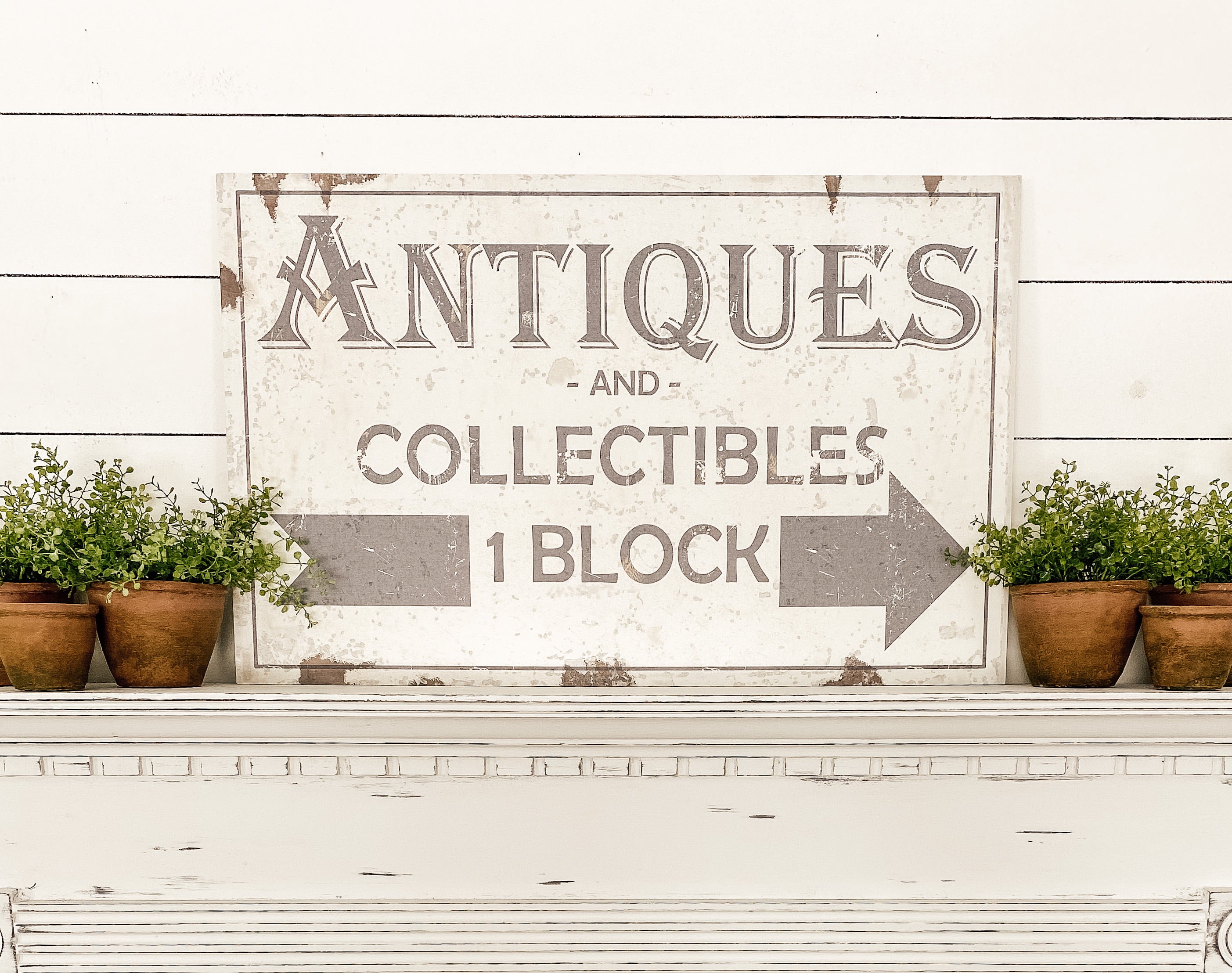 Antiques and Collectibles Sign